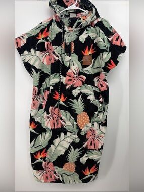 Slowtide Quick Dry Hooded Changing Poncho Beach Dress tropical Pattern Size S-M